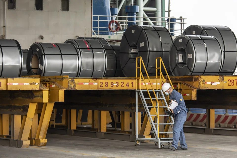 The US and European Union are said to be considering new tariffs on Chinese steel and aluminium as part of a broader bid to fight carbon emissions. 