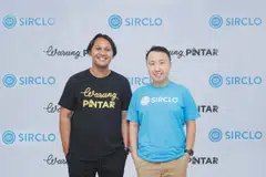 Agung Bezharie (left), co-founder of Warung Pintar and Brian Marshal, founder of Sirclo. Both startups merged their teams to form a workforce of nearly 2,000 at the start of the year.
