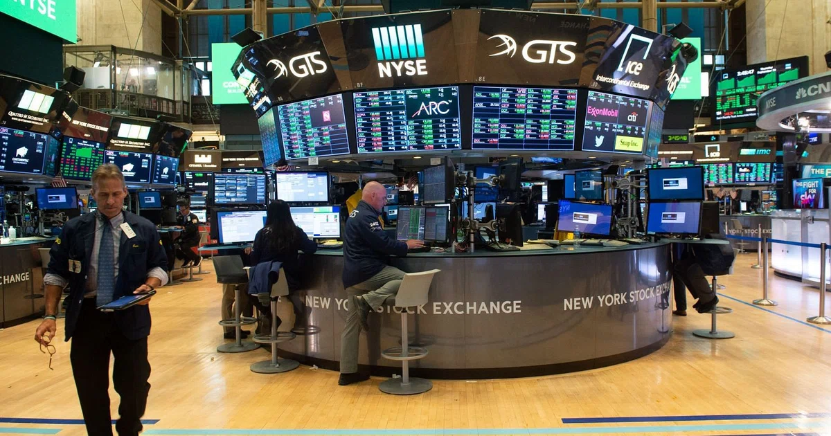 US: Dow hits new closing high ahead of index reshuffle - The Business Times