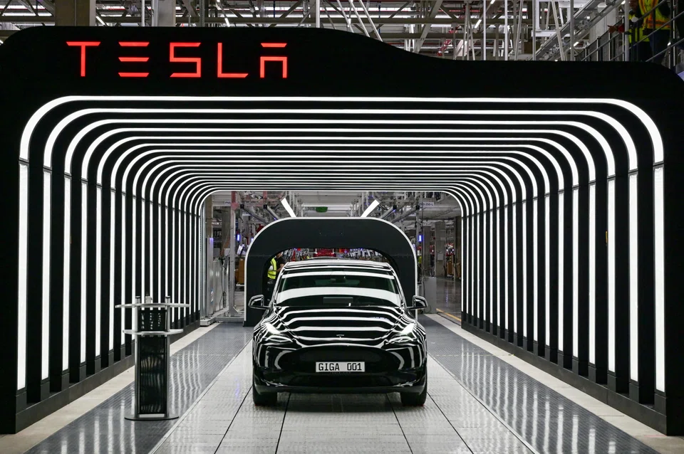 Tesla reduces prices for Model Y Long Range and Model Y Performance by 5,000 euros to 49,990 euros (S$73,073.24) and 55,990 euros respectively, representing a discount of 9 per cent and 8.1 per cent compared to the previous prices.