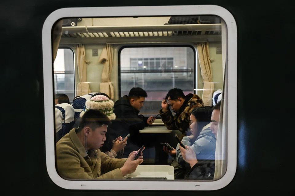 The game features a cast of 10 relatives of varying degrees of disapproving, prying or caring.