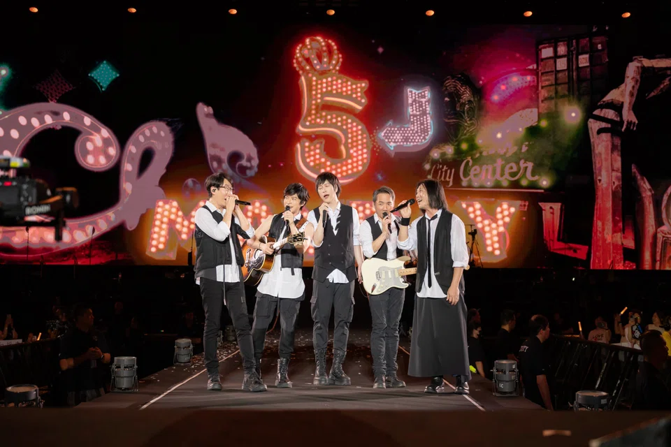 Mayday is one of the few groups that can boast about a decade-long world tour.