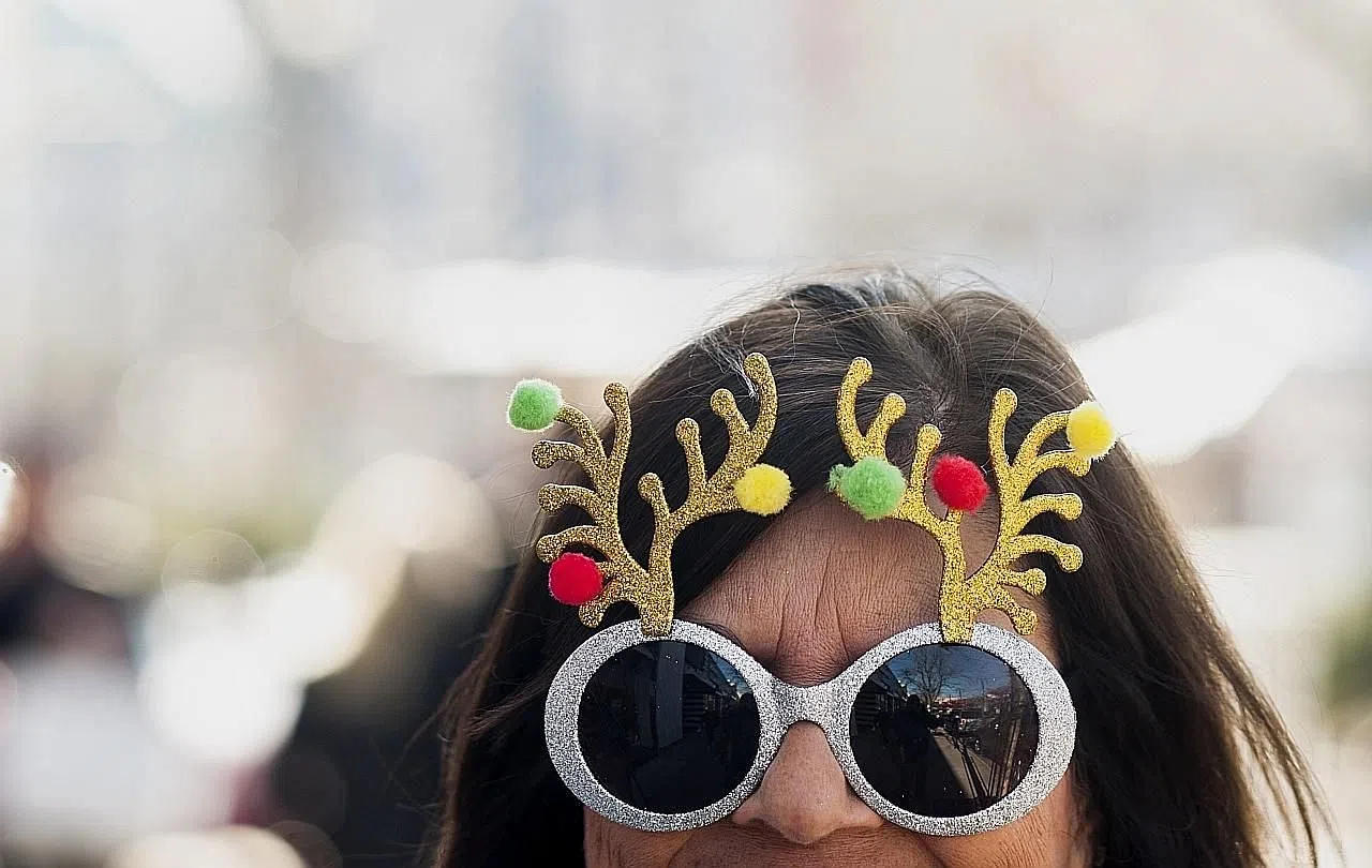 Retailers up social media efforts for the holidays