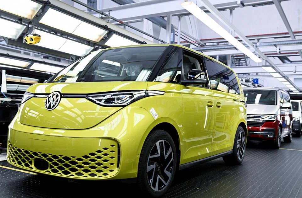 Volkswagen's top US executive said on Thursday the United States faces major challenges in ramping up battery production to facilitate a shift to electric vehicles including attracting skilled workers, mining for key metals and supply chain issues.