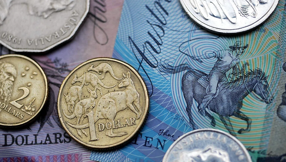 The Aussie was pinned at US$0.6412, having shed 1.4 per cent last week to a nine-month low of US$0.6365.