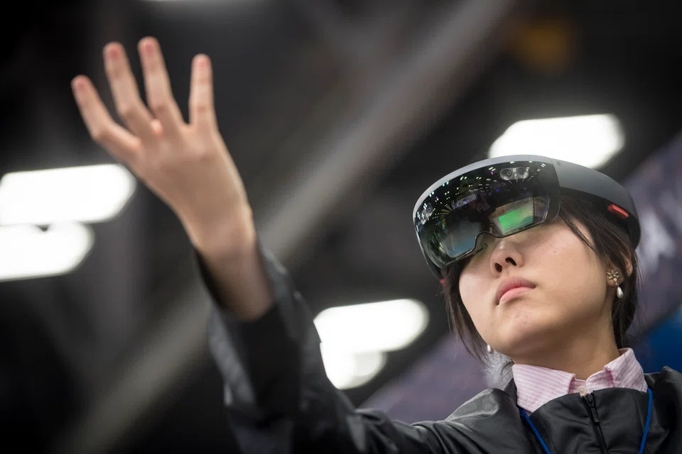 MICROSOFT said the executive in charge of its HoloLens goggles is leaving the company, putting the future of its augmented-reality project in question.