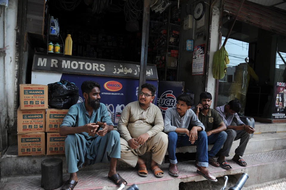 Pakistan secures a last-gasp US$3 billion IMF bailout on Jun 30.