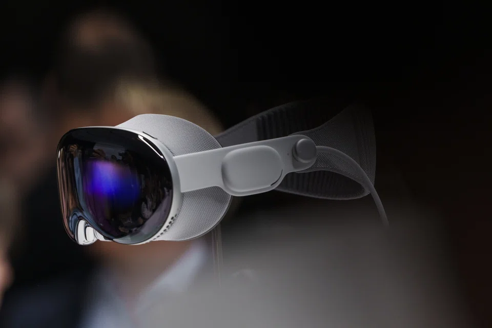 The Vision Pro vaults Apple into its first major new product category since 2015: a US$3,499 headset that melds virtual and augmented reality.