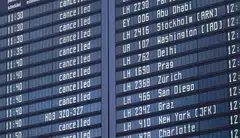 In total, about 130,000 passengers will be affected as Lufthansa scraps 800 flights at its 2 biggest German hubs.