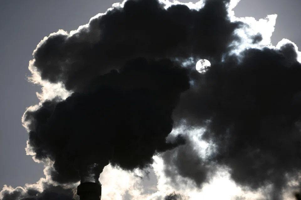 Organisations in the Asia-Pacific region showed the least improvement in reducing their greenhouse gas emissions and natural-resource consumption, says Sustainable Fitch.