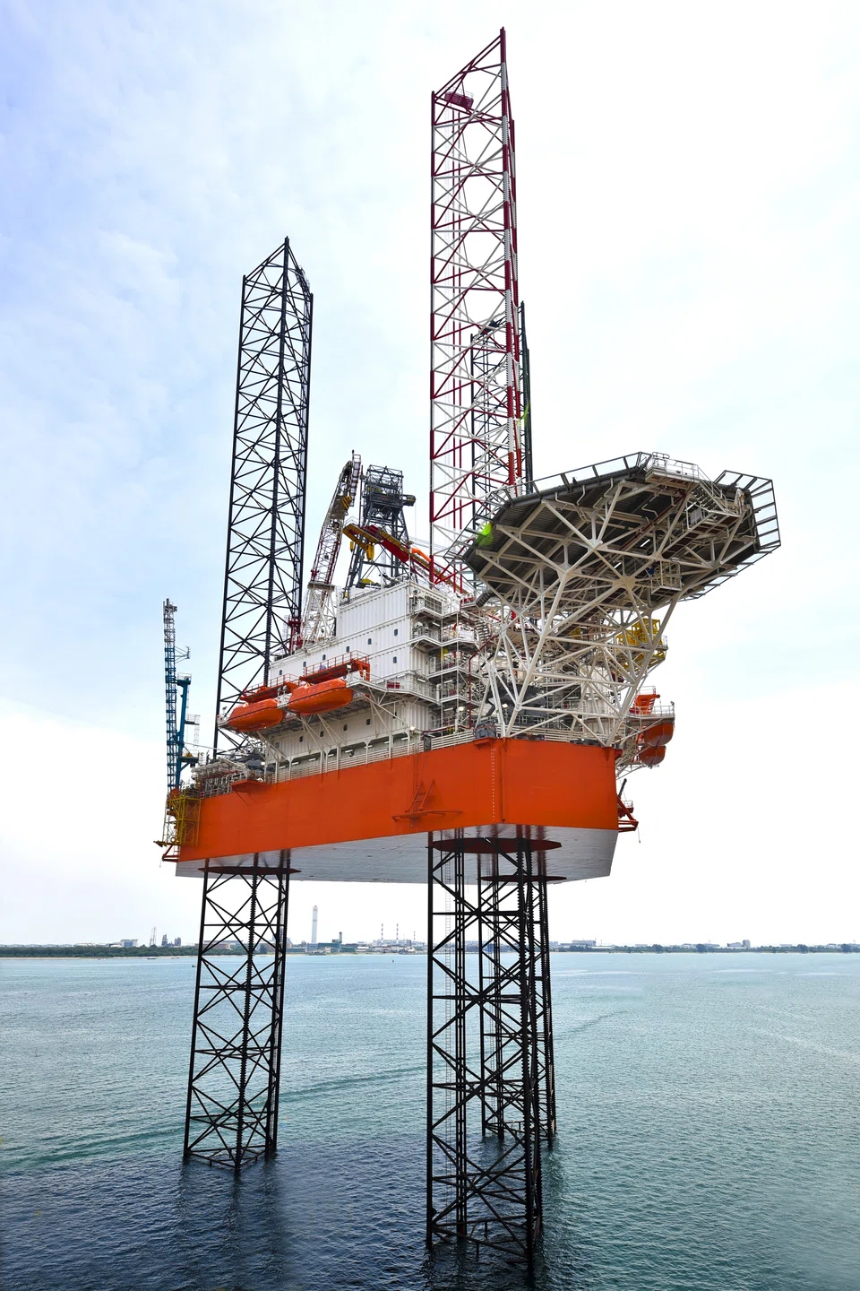Keppel O&M’s state-of-the-art KFELS B Class rig (pictured) has a strong track record in the Middle East, says Tan Leong Peng, managing director for new builds at Keppel O&M.