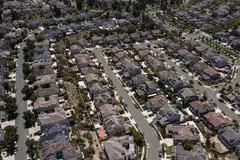 US house prices are likely to fall as mortgage rates exceeding 6 per cent crimp affordability for the average buyer, according to Capital Economics. 