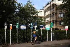 SIAS advised property group Hwa Hong to keep its shareholders updated on new information regarding its privatisation offer.