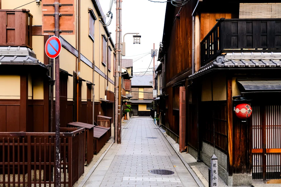 The Hanamikoji Street in the Gion district, Kyoto, Japan, Aug 27, 2022. From Tuesday, Japan will reinstate visa-free travel to dozens of countries, ending some of world’s strictest border controls to slow the spread of Covid-19.
