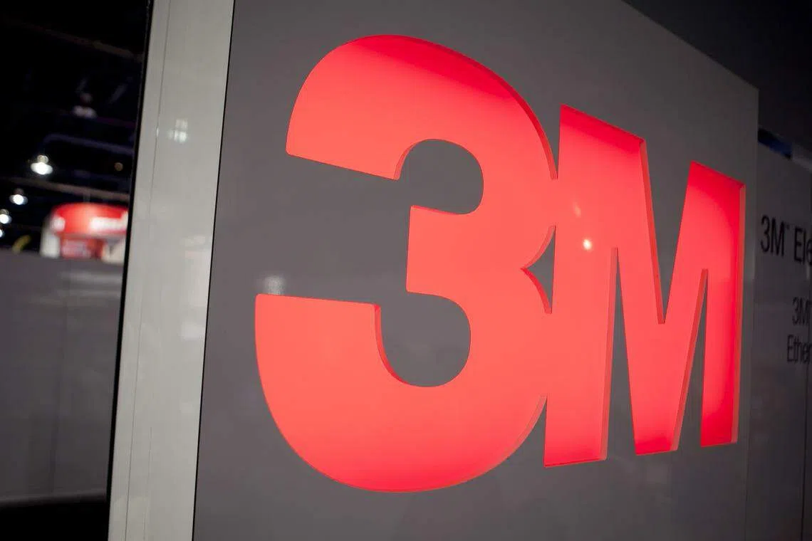 3M's adjusted earnings are US$2.42 per share in the fourth quarter, better than the US$2.31 analysts predicted. 