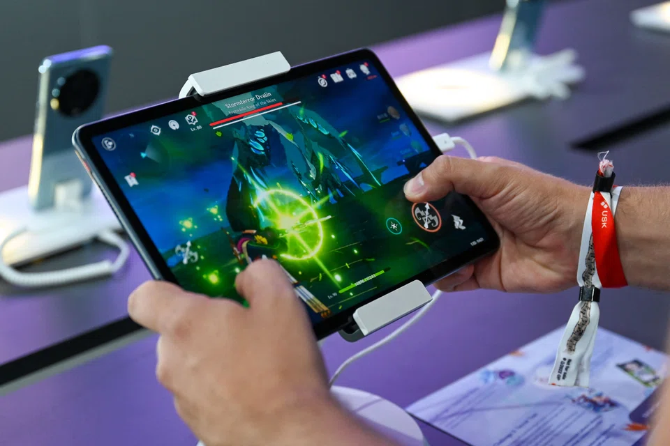 MiHoYo’s mobile title Genshin Impact (above) started with a US$100 million budget, which rivals the funds being poured into Hollywood blockbusters. This game takes up 20 GB of storage, a huge chunk of what most people have available on their phones. 