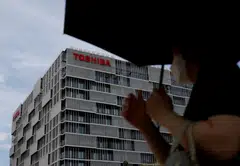 The Toshiba board initially says the 4,620 yen per share offer price is too low to recommend shareholders tender their shares, but later concludes the price is “fair” with no prospects of a higher offer or competing bid and unfavourable economic conditions.