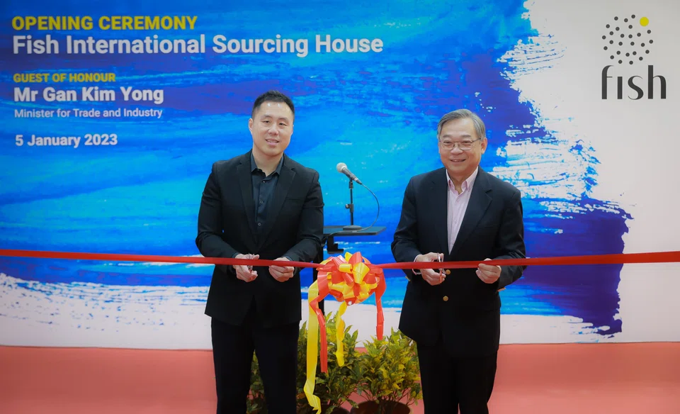 Minister for Trade and Industry Gan Kim Yong launches the wholesale trade industry transformation map 2025 at the official opening of seafood trader Fish International Sourcing House’s new processing facility.