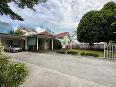 The Gentle Road freehold plots garnered more than 10 submissions, says Knight Frank.