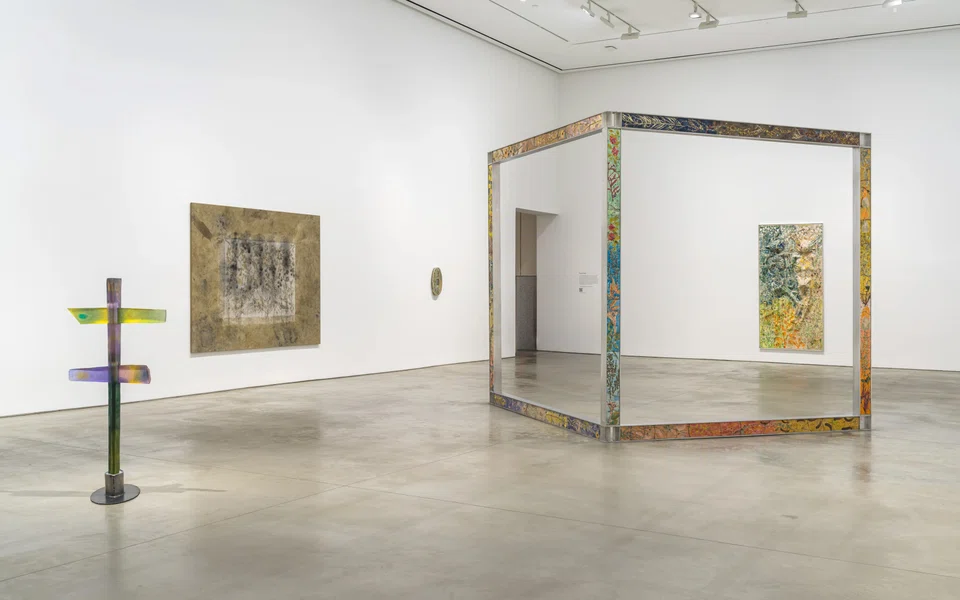 The contemporary and modern art galleries that show in the Swiss convention centre are broadly understood to be the best in the world, and the art those galleries bring is supposed to be the finest they have to offer.