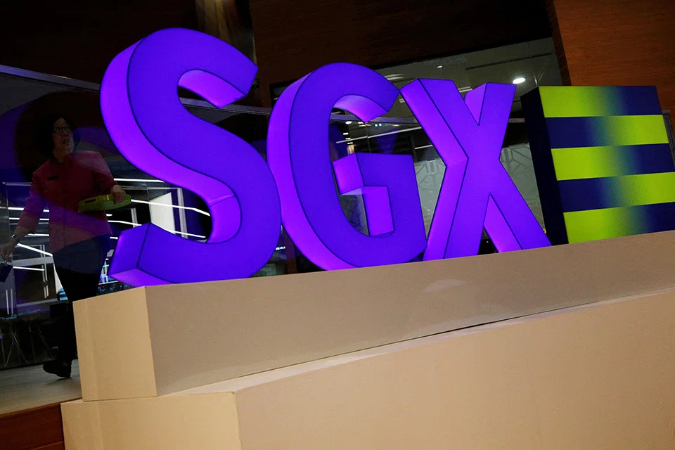 Index counter Yangzijiang Shipbuilding was the third most actively traded by volume in the morning.