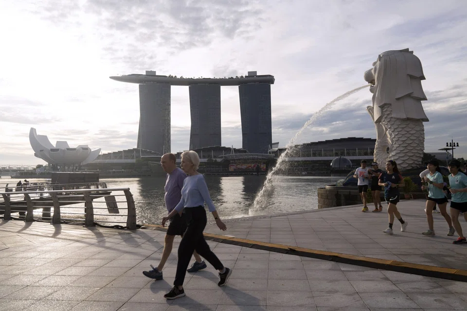 Singapore’s growth is helping it withstand the global slowdown that threatens to push many economies into recession as early as next year.