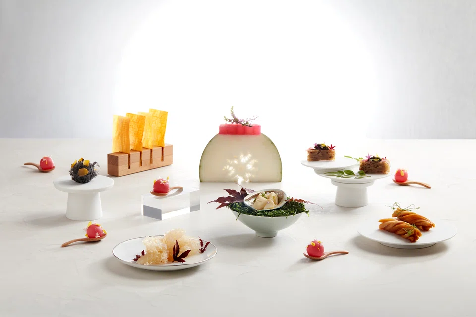 Snacks centre on sweet, salty and spicy flavours.