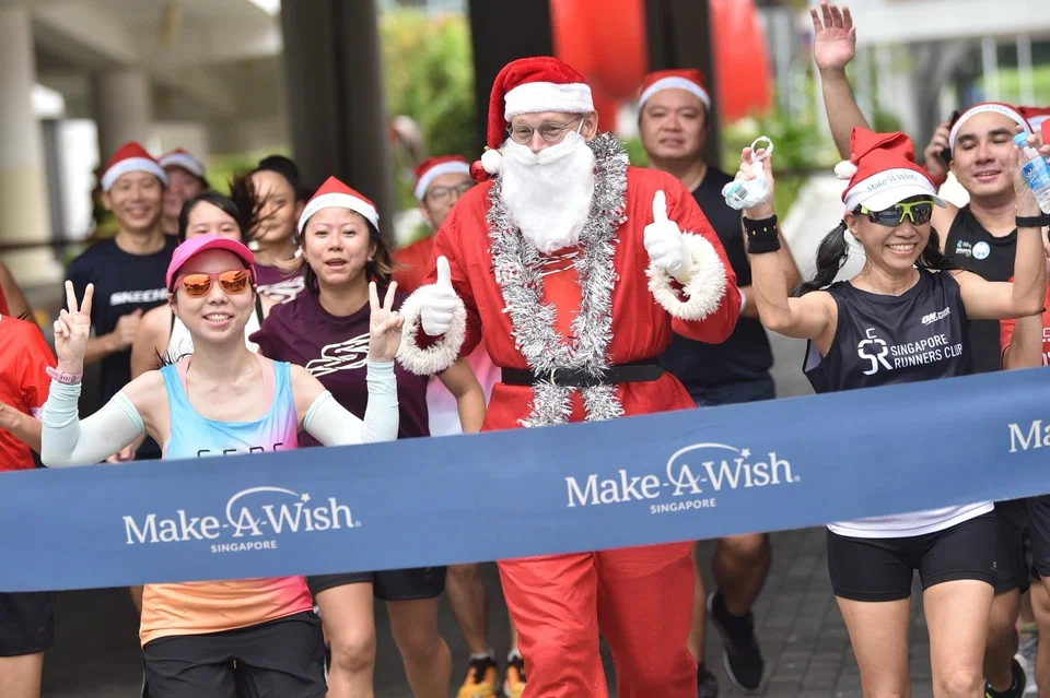 Participants can choose to walk, run or cycle individually or as a group to collectively accumulate 40,075 km for Santa Race. 