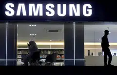 With India’s festive season underway, Samsung on Monday (Sep 26) launched a new credit card with India’s Axis Bank to offer 10 per cent cashback all year round to customers buying Samsung products.