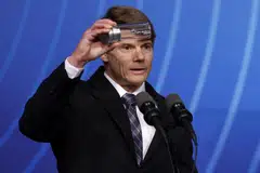 In a brief moment lasting less than 100 trillionths of a second, 2.05 megajoules of energy – roughly the equivalent of a pound of TNT – bombarded a hydrogen pellet in a small cylinder. 