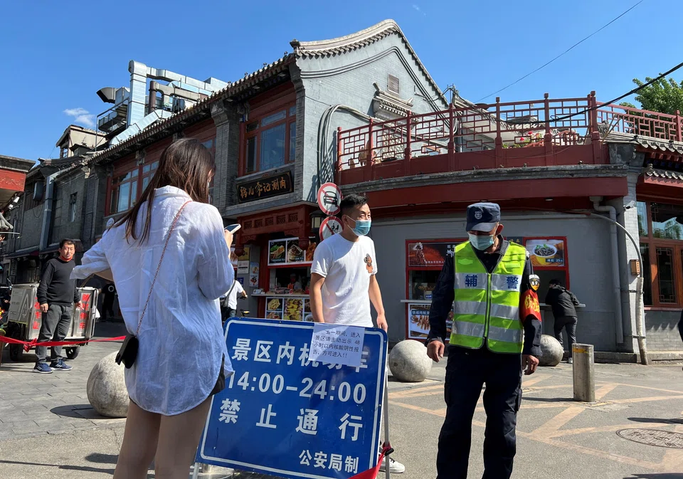 Major Beijing tourist venues were virtually deserted on Sunday (May 1) and restaurant traffic ground to a standstill.