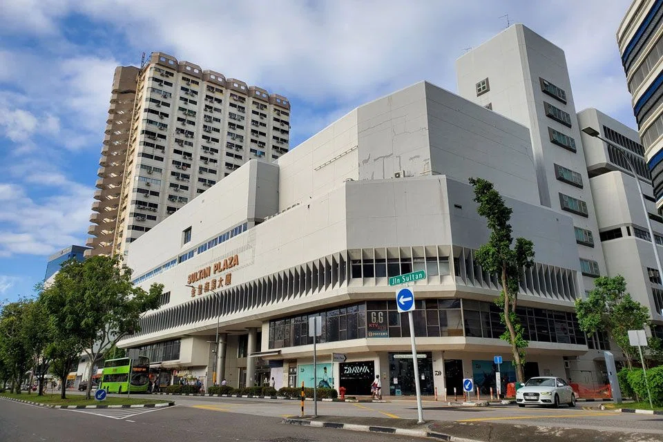 Situated between Beach Road and North Bridge Road, the 44-year-old property at 100 Jalan Sultan comprises 211 commercial units and 33 offices, totalling 244 strata lots. 