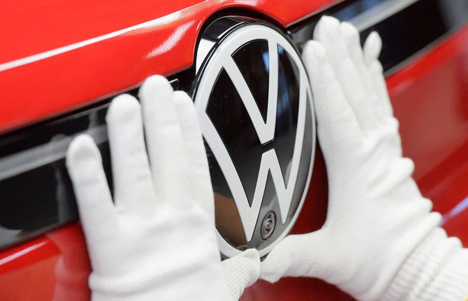 Volkswagen's 2 billion euro Trinity electric vehicle plant in doubt ...