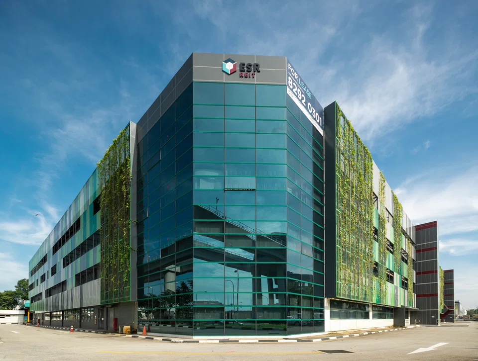 UNITS of ESR-Logos Reit (E-Log Reit) began trading on the Singapore Exchange (SGX) on Thursday (May 5) morning at S$0.395.