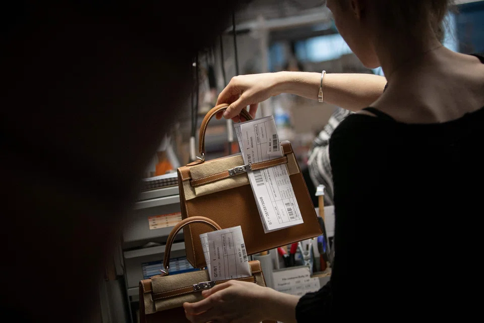 The facility in Louviers is making 7,700 euros Kelly bags in 25 centimetre size and will eventually churn out another model called Constance mini. 