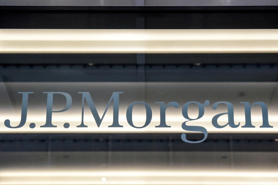 The deal will give JPMorgan a broader and more efficient payments platform that will offer clients processing credit and debit card transactions around the world more methods of payments.