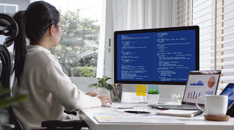 Companies need to have better ways to onboard new workers and get them involved in corporate culture. They also need to ensure improved promotion prospects for purely remote workers and the ability to go completely remotely from one firm to another.