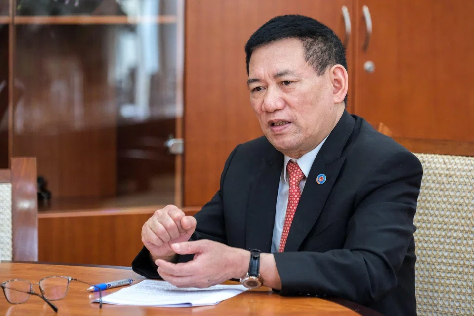 Despite a pledge by Finance Minister Ho Duc Phoc to ease funding woes for builders, the sector’s repayment pressure in the next few years is keeping investors on the edge.