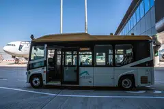 HKIA’s bus, a BYD J6 model, seats 14 passengers, features 10 cameras placed outside the vehicle from Uisee Technology (Beijing) and uses GPS locators to track its position. 