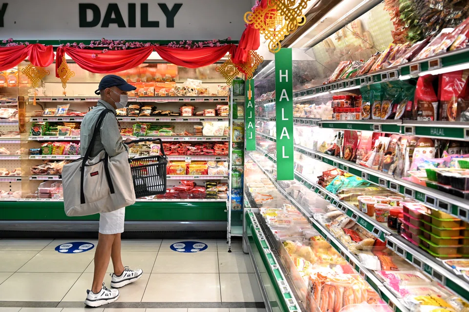 Given that Singapore's healthcare and social spending is increasingly sharply, it would be irresponsible for the government not to hike the GST, said Prime Minister Lee Hsien Loong during his National Day Rally speech on Aug 21.