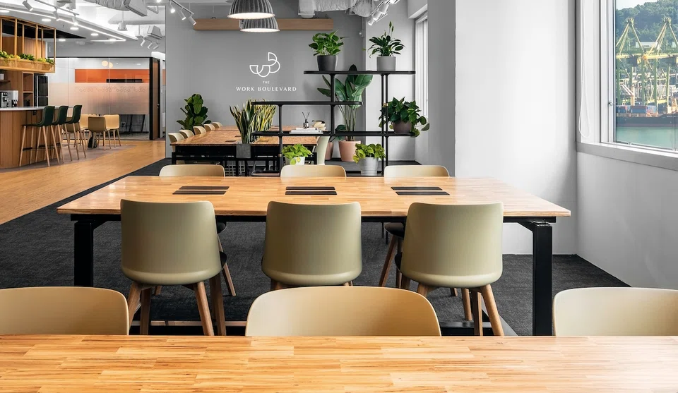 New co-working space The Work Boulevard has opened in UE BizHub Tower, a Grade B office where rent is lower. 