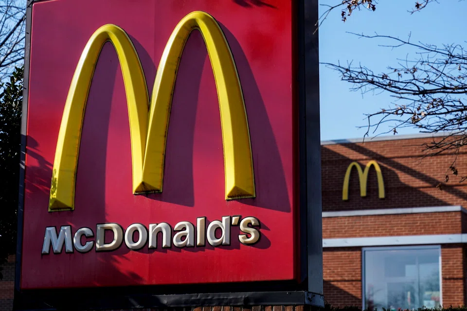 Arcos Dorados Holdings, the world's largest operator of McDonald's restaurants, is planning to sell bonds tied to its sustainability goals for the first time.