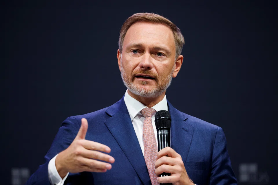 Germany's finance minister Christian Lindner says that he is “very much concerned” about a possible ban on inducements.
