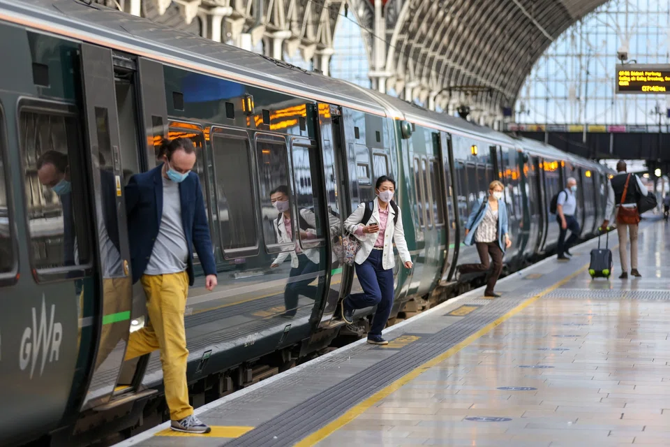 The squeeze on UK living standards intensified in March as wages fell further behind the rate of inflation, official figures showed. 