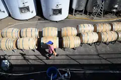 The Australian government is hopeful the wine tariffs will be lifted by the end of March. 