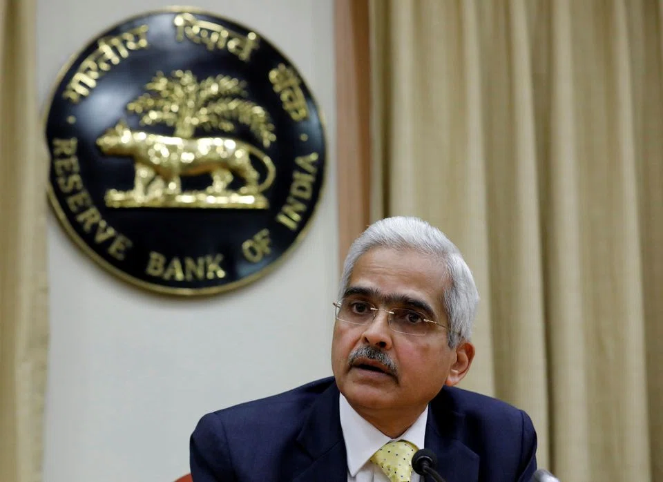 INDIA'S central bank is not behind the curve and is confident of exiting from ultra-loose monetary policy smoothly and ensuring a soft landing for the economy, governor Shakikanta Das said on Friday (Jun 17).
