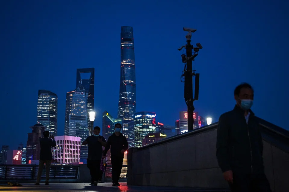 Underlining the bleak return prospects at home, hedge funds with Greater China strategies have lost 12.9 per cent for the year to end-November.