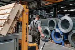 The data underscore how the region’s manufacturing base is suffering, most significantly in Germany, its biggest economy. 