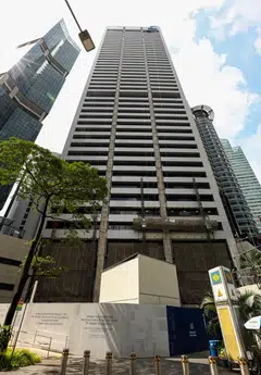 An investor buying SingLand’s shares today is implicitly getting a share of prime office-centric buildings such as Singapore Land Tower (pictured), The Gateway, UIC Building and Clifford Centre at less than half-price.