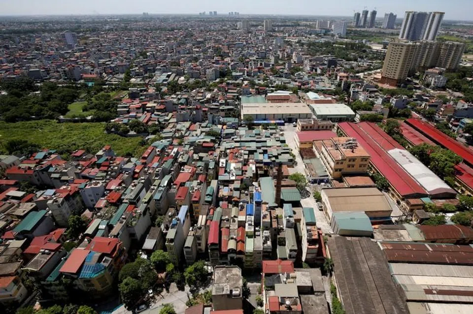 The looming maturity wall risks triggering a wave of defaults that could turn the property woes into a wider crisis for the banking sector and the economy. 